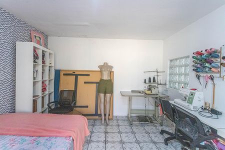 Casa à venda com 200m², 3 quartos e 3 vagas Casa à venda com 200m², 3 quartos e 3 vagasQuarto 2