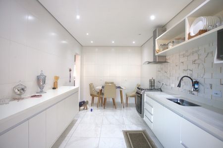 Casa à venda com 200m², 3 quartos e 3 vagas Casa à venda com 200m², 3 quartos e 3 vagasCozinha