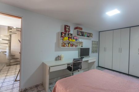 Casa à venda com 200m², 3 quartos e 3 vagas Casa à venda com 200m², 3 quartos e 3 vagasQuarto 3