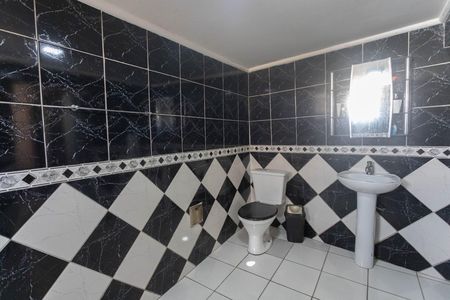 Casa à venda com 200m², 3 quartos e 3 vagas Casa à venda com 200m², 3 quartos e 3 vagasBanheiro social 1