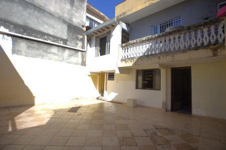 Casa à venda com 200m², 3 quartos e 3 vagas Casa à venda com 200m², 3 quartos e 3 vagasQuintal