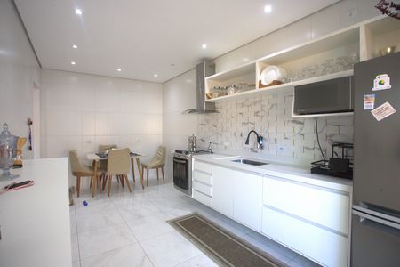Casa à venda com 200m², 3 quartos e 3 vagas Casa à venda com 200m², 3 quartos e 3 vagasCozinha