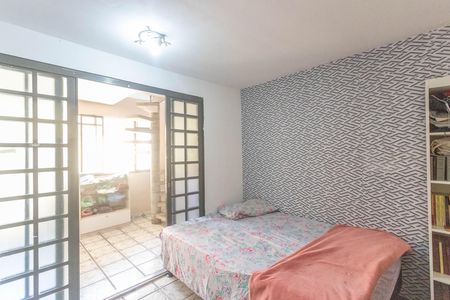 Casa à venda com 200m², 3 quartos e 3 vagas Casa à venda com 200m², 3 quartos e 3 vagasQuarto 2