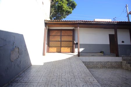 Casa à venda com 200m², 3 quartos e 3 vagas Casa à venda com 200m², 3 quartos e 3 vagasGaragem