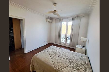 Casa à venda com 3 quartos, 440m² em Vila Madalena, São Paulo