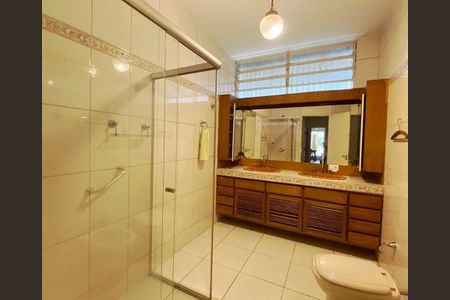 Casa à venda com 468m², 3 quartos e 4 vagas