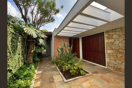 Casa à venda com 468m², 3 quartos e 4 vagas