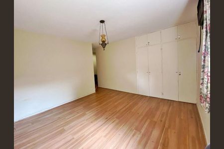 Casa à venda com 468m², 3 quartos e 4 vagas