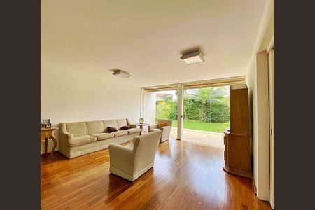 Casa à venda com 468m², 3 quartos e 4 vagas