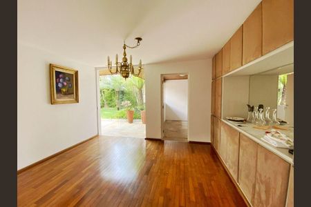 Casa à venda com 468m², 3 quartos e 4 vagas