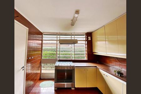 Casa à venda com 468m², 3 quartos e 4 vagas