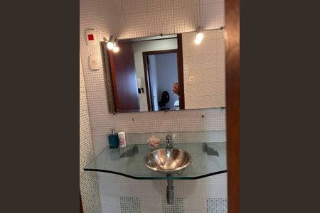 Casa à venda com 264m², 3 quartos e 4 vagas