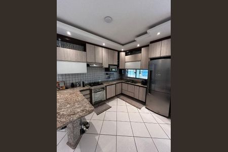 Casa à venda com 264m², 3 quartos e 4 vagas