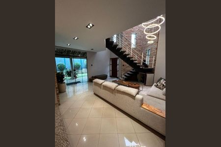 Casa à venda com 264m², 3 quartos e 4 vagas