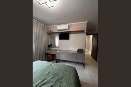 Casa à venda com 264m², 3 quartos e 4 vagas