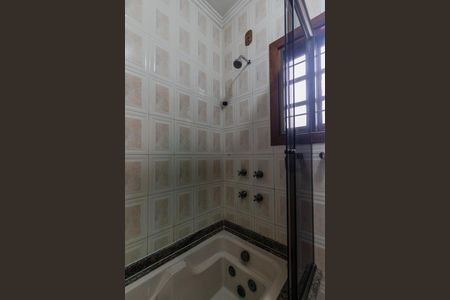 Casa à venda com 260m², 4 quartos e 2 vagasBanheiro da Suíte