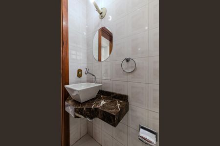 Casa à venda com 260m², 4 quartos e 2 vagasLavabo