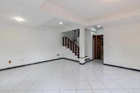 Sala de casa à venda com 4 quartos, 260m² em Teresópolis, Porto Alegre
