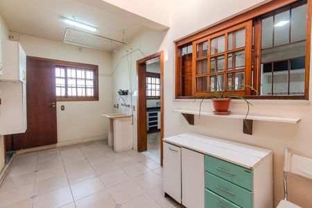 Casa à venda com 260m², 4 quartos e 2 vagasÁrea de Serviço