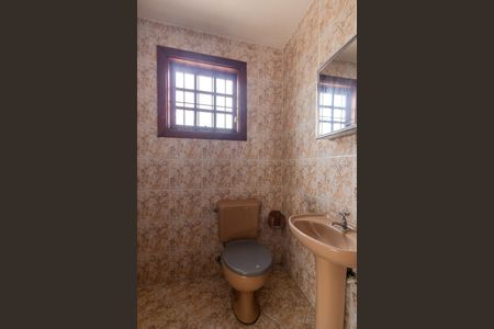 Casa à venda com 260m², 4 quartos e 2 vagasBanheiro de serviço