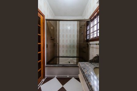 Casa à venda com 260m², 4 quartos e 2 vagasBanheiro da Suíte