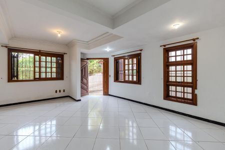 Sala de casa à venda com 4 quartos, 260m² em Teresópolis, Porto Alegre