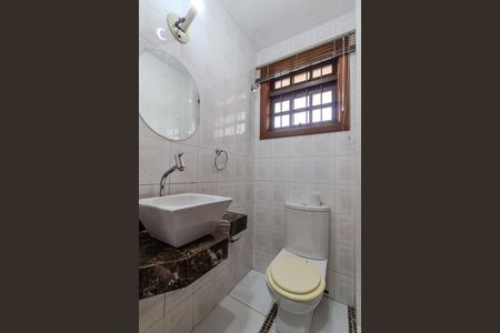 Casa à venda com 260m², 4 quartos e 2 vagasLavabo
