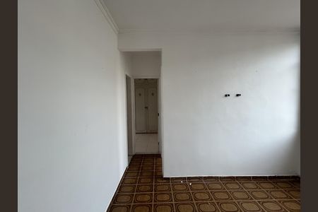 Corredor de apartamento para alugar com 2 quartos, 45m² em Todos Os Santos, Rio de Janeiro