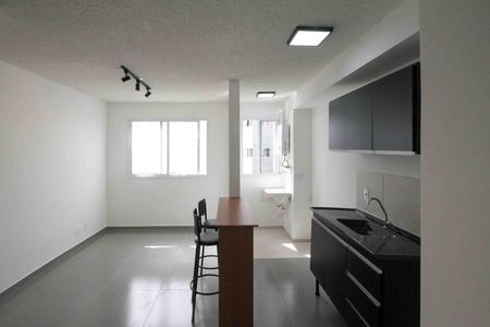 Sala e Cozinha de apartamento para alugar com 2 quartos, 38m² em Vila Graciosa, São Paulo