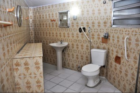 Casa para alugar com 227m², 2 quartos e 3 vagasDetalhe - Banheiro Social