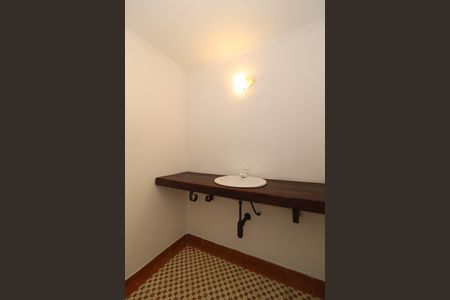 Apartamento para alugar com 101m², 2 quartos e 1 vaga Apartamento para alugar com 101m², 2 quartos e 1 vagaBanheiro social
