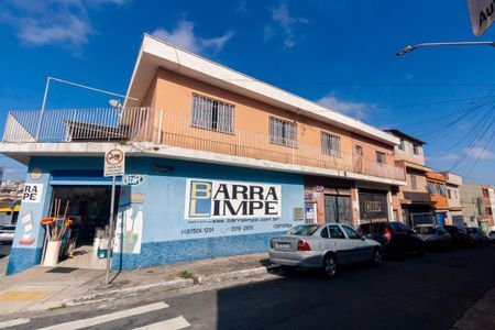 Casa para alugar com 100m², 3 quartos e 1 vaga Casa para alugar com 100m², 3 quartos e 1 vagaFachada