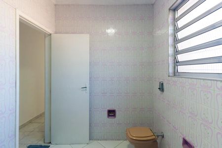 Casa para alugar com 100m², 3 quartos e 1 vaga Casa para alugar com 100m², 3 quartos e 1 vagaBanheiro