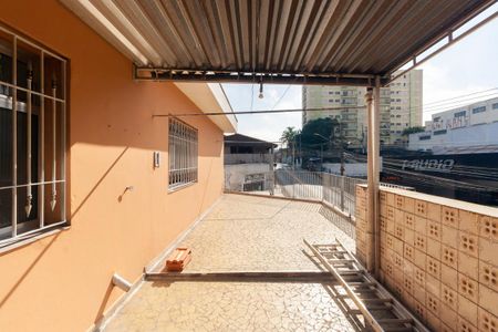 Casa para alugar com 100m², 3 quartos e 1 vaga Casa para alugar com 100m², 3 quartos e 1 vagaVaranda