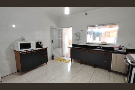 Casa à venda com 114m², 3 quartos e 4 vagas Casa à venda com 114m², 3 quartos e 4 vagasCozinha