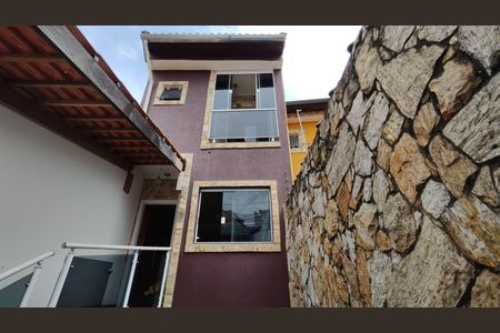 Casa à venda com 114m², 3 quartos e 4 vagas Casa à venda com 114m², 3 quartos e 4 vagasEntrada