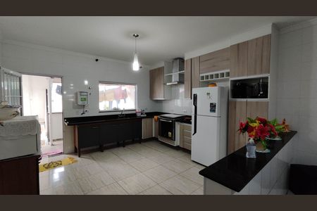 Casa à venda com 114m², 3 quartos e 4 vagas Casa à venda com 114m², 3 quartos e 4 vagasCozinha