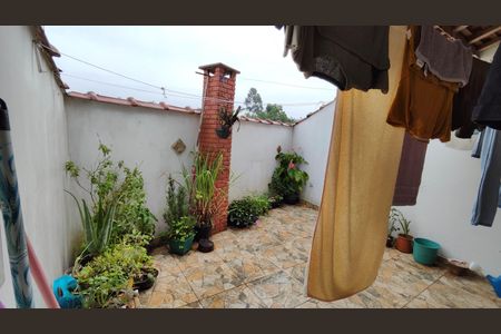 Casa à venda com 114m², 3 quartos e 4 vagas Casa à venda com 114m², 3 quartos e 4 vagasQuintal