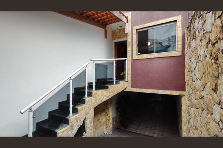 Casa à venda com 114m², 3 quartos e 4 vagas Casa à venda com 114m², 3 quartos e 4 vagasEntrada