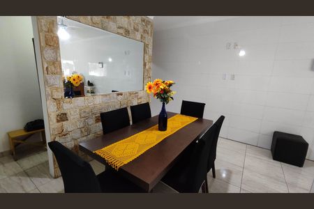Casa à venda com 114m², 3 quartos e 4 vagas Casa à venda com 114m², 3 quartos e 4 vagasSala de jantar