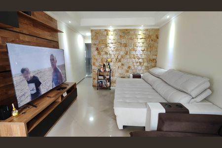 Casa à venda com 114m², 3 quartos e 4 vagas Casa à venda com 114m², 3 quartos e 4 vagasSala de estar