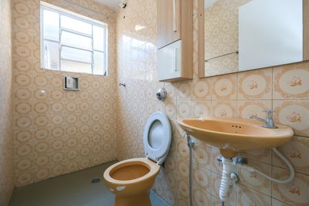 Casa para alugar com 74m², 2 quartos e sem vaga Casa para alugar com 74m², 2 quartos e sem vagaBanheiro 2