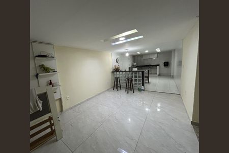 Casa para alugar com 4 quartos, 140m² em Anchieta, Nilópolis