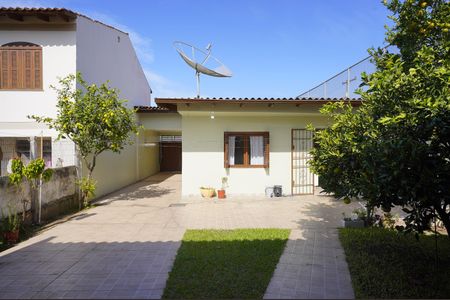 Patio e garagem de casa à venda com 3 quartos, 127m² em Aberta dos Morros, Porto Alegre