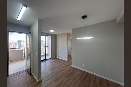 Sala  de apartamento para alugar com 3 quartos, 61m² em Usina Piratininga, São Paulo