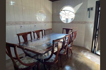 Casa à venda com 148m², 3 quartos e 2 vagasSala