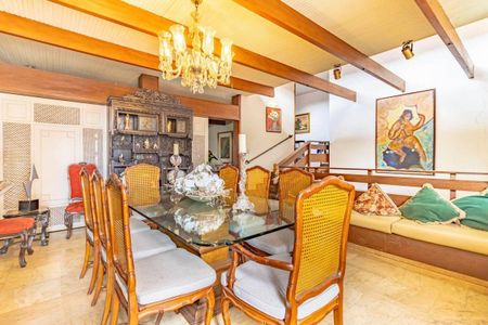 Casa à venda com 4 quartos, 443m² em Serra, Belo Horizonte
