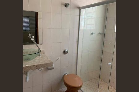 Casa à venda com 300m², 6 quartos e 3 vagas