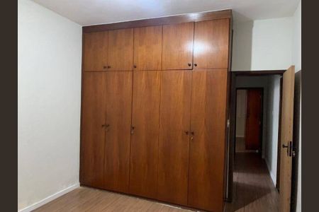 Casa à venda com 6 quartos, 300m² em Santa Efigênia, Belo Horizonte
