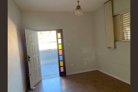 Casa à venda com 6 quartos, 300m² em Santa Efigênia, Belo Horizonte